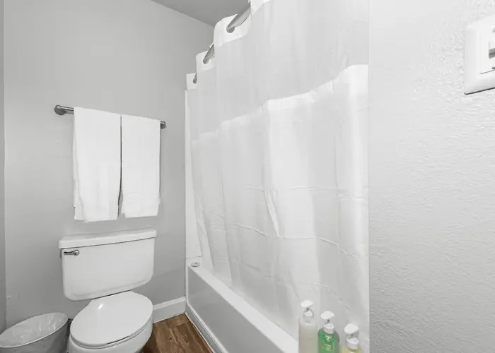 Hideaway Luxe Amenities Parking